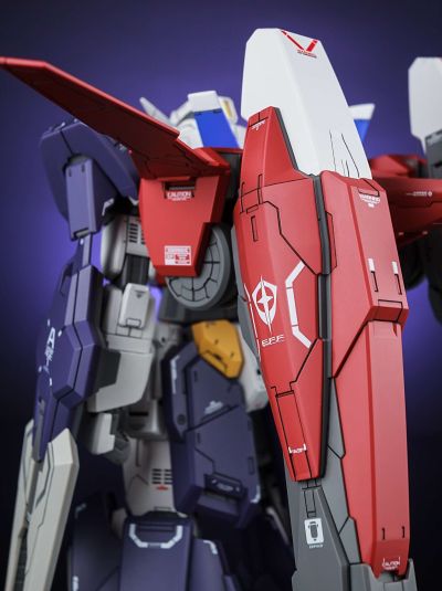 MG  机动战士高达AGE 高达AGE-1 全装备光辉型［设计师配色］