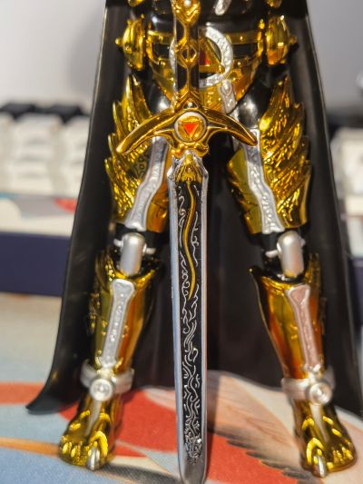 S.H.Figuarts 黄金骑士 牙狼〈GARO〉