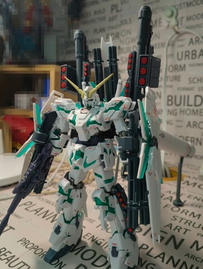 RG 1/144  全装独角兽高达