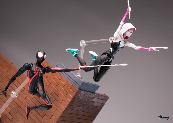S.H.Figuarts  蜘蛛侠（迈尔斯·莫拉莱斯）（蜘蛛侠：纵横宇宙）