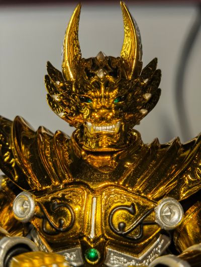 S.H.Figuarts 黄金骑士 牙狼〈GARO〉