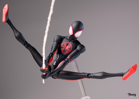 S.H.Figuarts  蜘蛛侠（迈尔斯·莫拉莱斯）（蜘蛛侠：纵横宇宙）