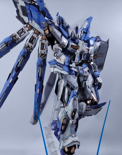 MG 1/100 RX-93-ν2  Hi-ν高达