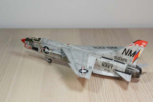 F-8E 十字军战士 舰载战斗机