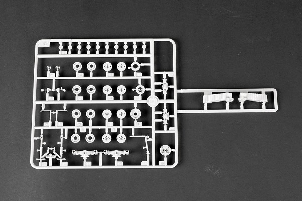 编号：07195 1/72 装甲车辆系列 MAZ-537G 后期型（带MAZ/ChMZAP-5247G型半挂车）