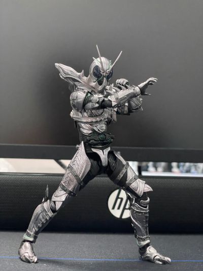 S.H.Figuarts 假面骑士暗日（BLACK SUN） 假面骑士影月