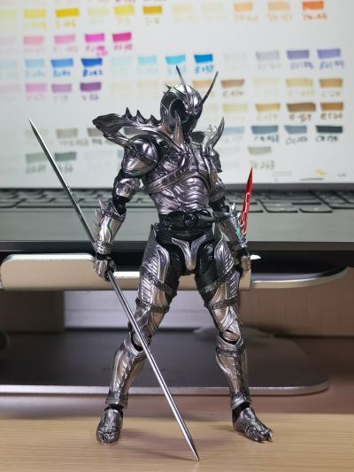 S.H.Figuarts 假面骑士暗日（BLACK SUN） 假面骑士影月