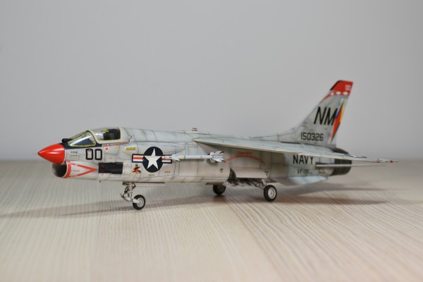 F-8E 十字军战士 舰载战斗机