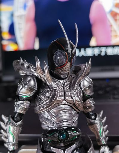 S.H.Figuarts 假面骑士暗日（BLACK SUN） 假面骑士影月