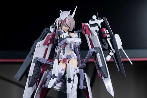 机甲少女 金刚