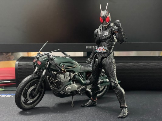 S.H.Figuarts  假面骑士BLACK SUN 假面骑士暗日