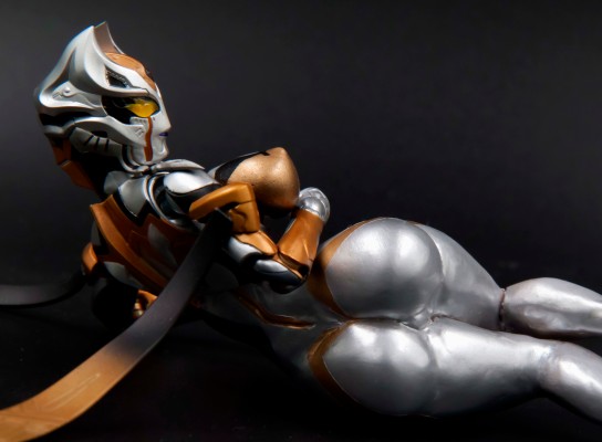 S.H.Figuarts  特利迦奥特曼 卡露蜜拉