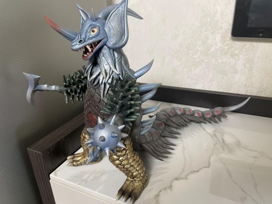 大怪兽系列 泰罗奥特曼 塔伊兰特（新配色） 发光版