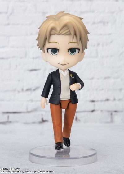 Figuarts mini  间谍过家家 劳埃德·福杰 出门造型