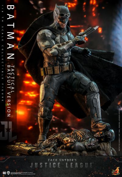 TMS085 正义联盟 扎克·施奈德版 蝙蝠侠(战甲版) 珍藏人偶