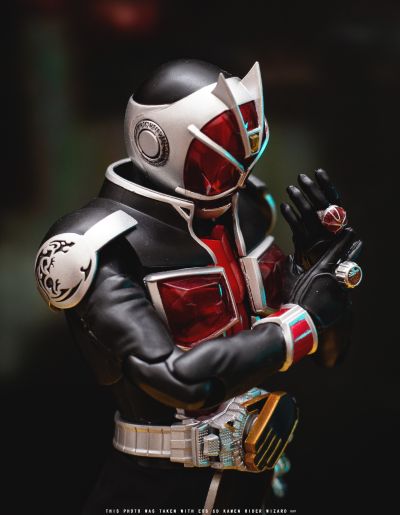S.H.Figuarts(真骨雕制法)     假面骑士巫骑 火焰形态 10周年纪念版