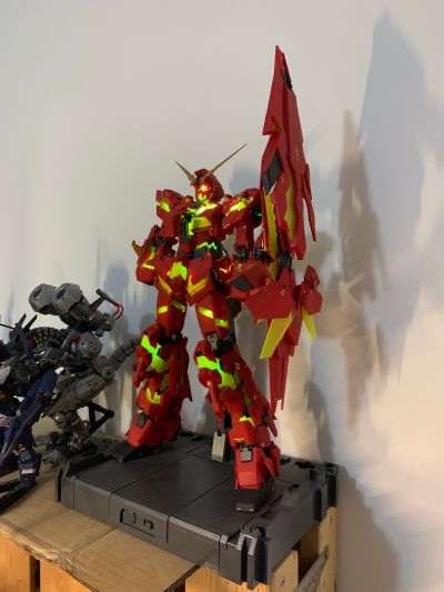 PG 机动战士高达UC RX-0独角兽高达+武装战甲DE 中国红Ver.