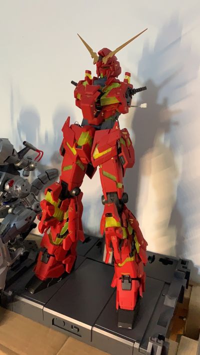 PG 机动战士高达UC RX-0独角兽高达+武装战甲DE 中国红Ver.