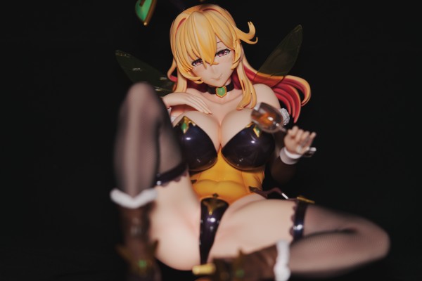 女王蜂的兔女郎