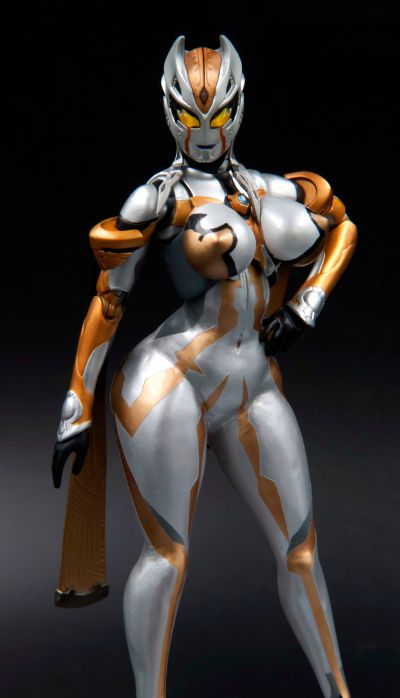 S.H.Figuarts  特利迦奥特曼 卡露蜜拉