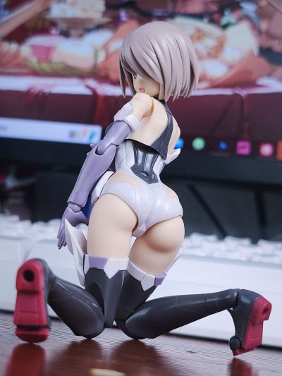 机甲少女 金刚