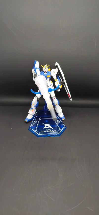 ROBOT魂＜机动战士系列＞  实物大Nu高达立像 RX-93ff Nu高达