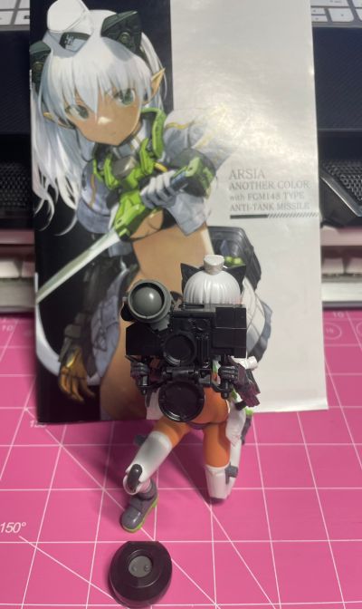 岛田文金艺术集 机甲少女 阿西娅 异色版 + FGM148 标枪反坦克导弹