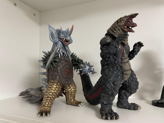 大怪兽系列 泰罗奥特曼 塔伊兰特（新配色） 发光版