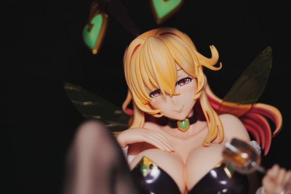 女王蜂的兔女郎