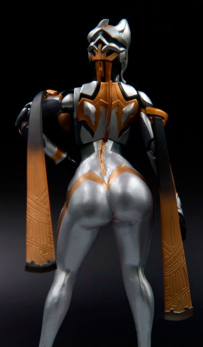 S.H.Figuarts  特利迦奥特曼 卡露蜜拉