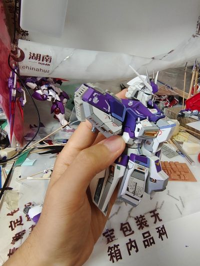 MG 1/100 RX-93-ν2  Hi-ν高达