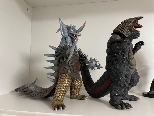 大怪兽系列 泰罗奥特曼 塔伊兰特（新配色） 发光版