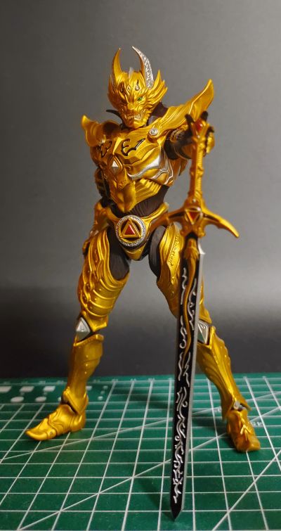 S.H.Figuarts  牙狼 照耀黑暗之人 黄金骑士 牙狼 （流牙金色版）
