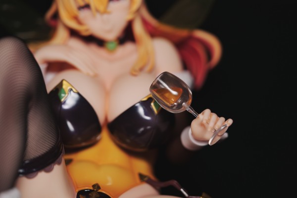女王蜂的兔女郎