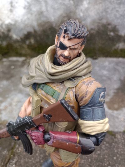 PlayArts改 メタルギアソリッドV ザ・ファントム・佩恩 ヴェノム・スネーク スプリッターver.