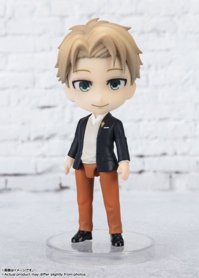 Figuarts mini  间谍过家家 劳埃德·福杰 出门造型