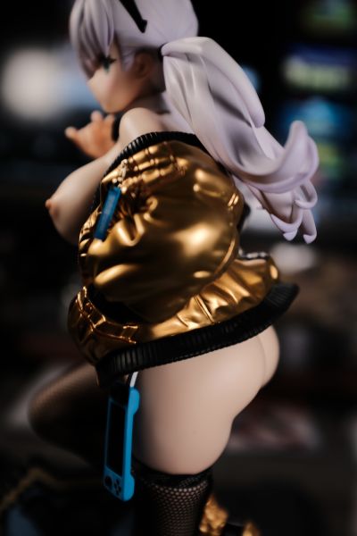 宇佐田美海 金色版