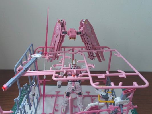 HGCE 1/144 机动战士高达SEED ZGMF-X10A 自由高达 新生版