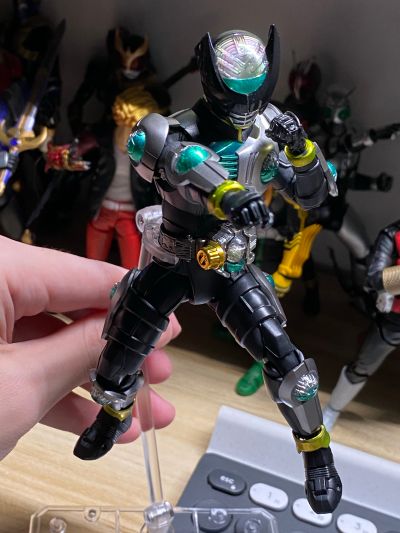 S.H.Figuarts(真骨雕制法) 假面骑士诞骑