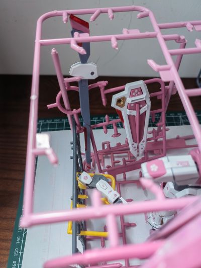 HGCE 1/144 机动战士高达SEED ZGMF-X10A 自由高达 新生版