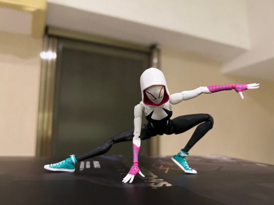 S.H.Figuarts  蜘蛛格温（蜘蛛侠：纵横宇宙）