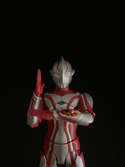 S.H.Figuarts 梦比优斯奥特曼 梦比优斯奥特曼