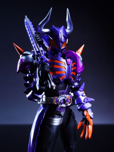 S.H.Figuarts  假面骑士霸牛 僵尸形态