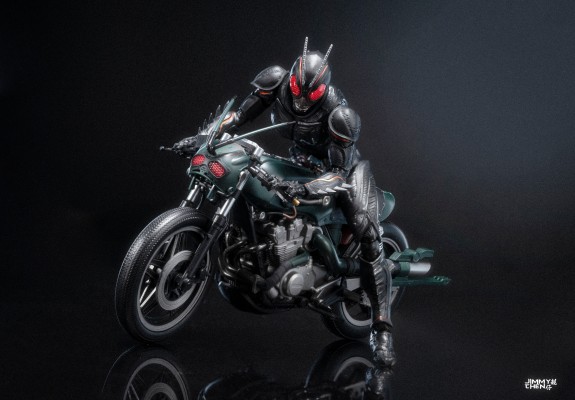 S.H.Figuarts  假面骑士暗日（BLACK SUN） 战蝗摩托