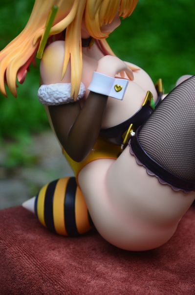 女王蜂的兔女郎