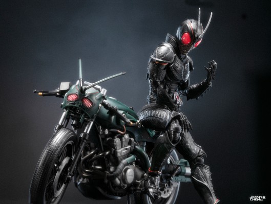 S.H.Figuarts  假面骑士暗日（BLACK SUN） 战蝗摩托