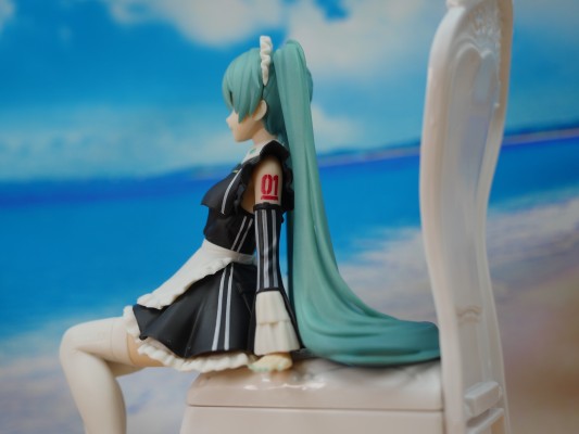 压泡面 初音未来 休闲女仆装