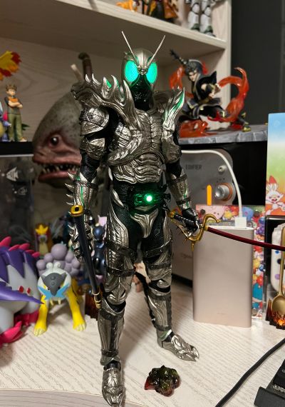 TMS101 - TMS101B 假面骑士暗日（BLACK SUN） 假面骑士影月 珍藏人偶
