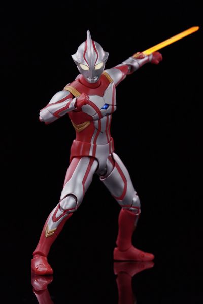 S.H.Figuarts 梦比优斯奥特曼 梦比优斯奥特曼