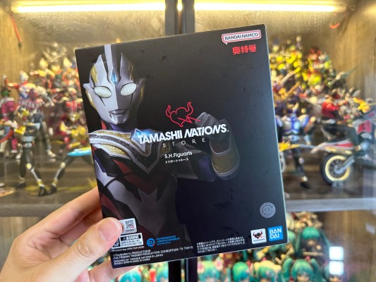 S.H.Figuarts 特利迦奥特曼 真特利迦